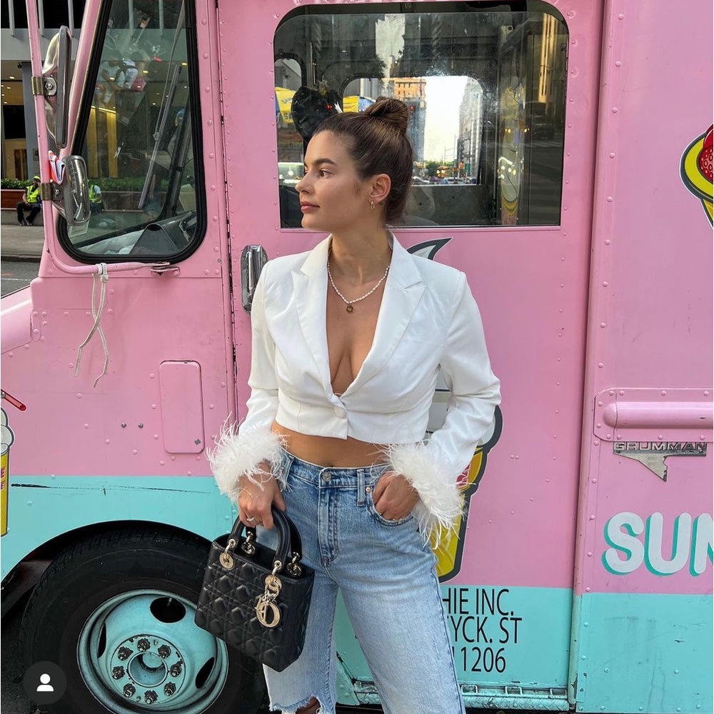 WHITE FEATHER SLEEVE CROPPED BLAZER TOP